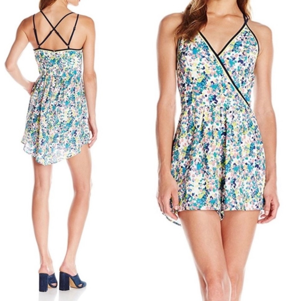 NWT Adelyn Rae Floral Print Romper M Adjustable Straps Fishtail‎ Pockets Lined